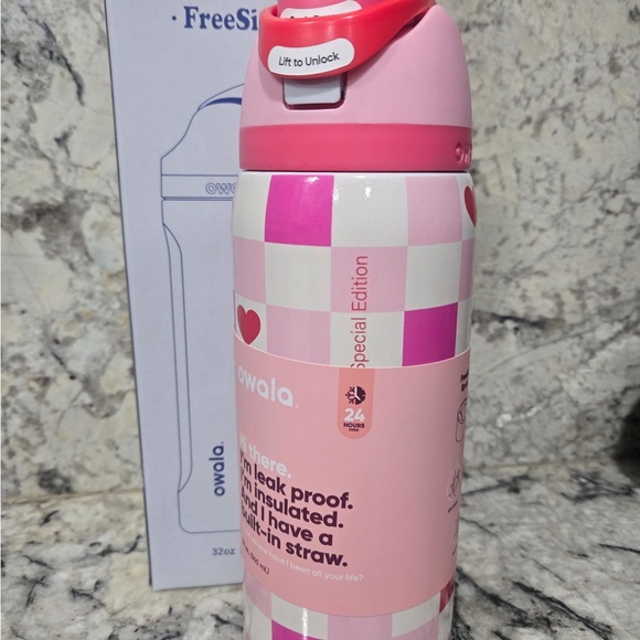 Owala Pink Heart 32oz water bottle - Picture 2 of 2